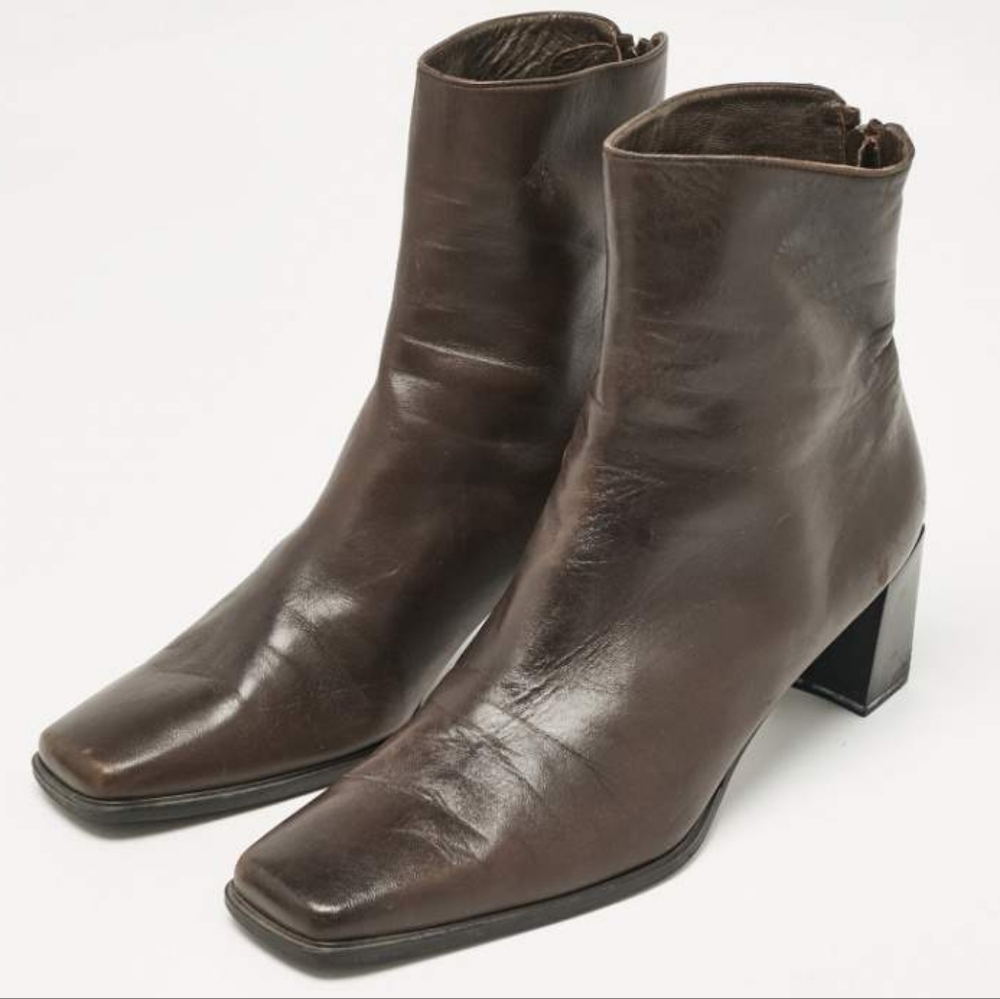 STUART WEITZMAN Soft Leather Back Zip Ankle Boots